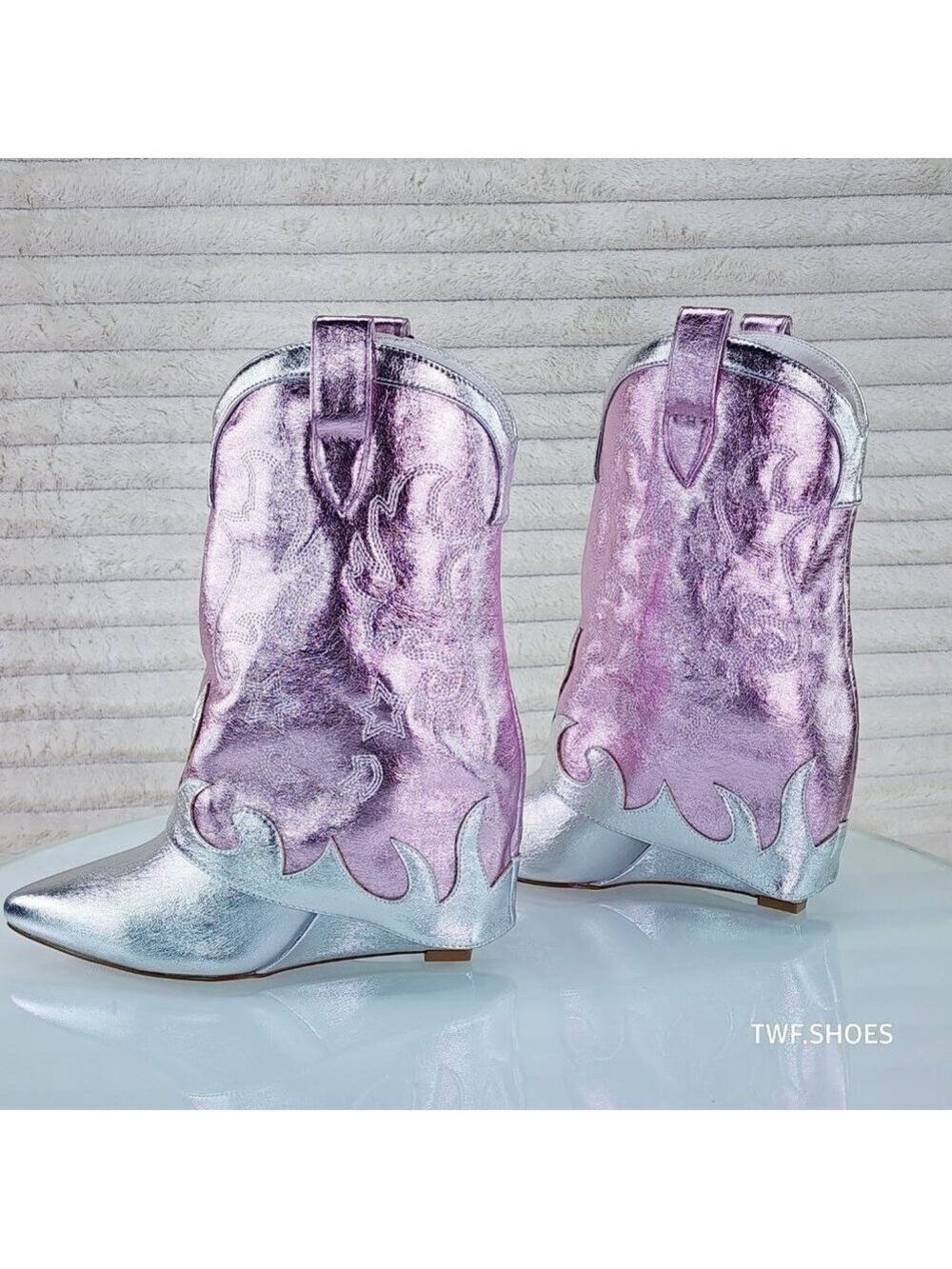 Show Off By Azalea Wang Silver Metallic Fold Over Western Wedge Ankle Boots - Picture 5 of 10